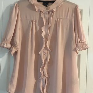 🦚Blush pink button up blouse with ruffle trim